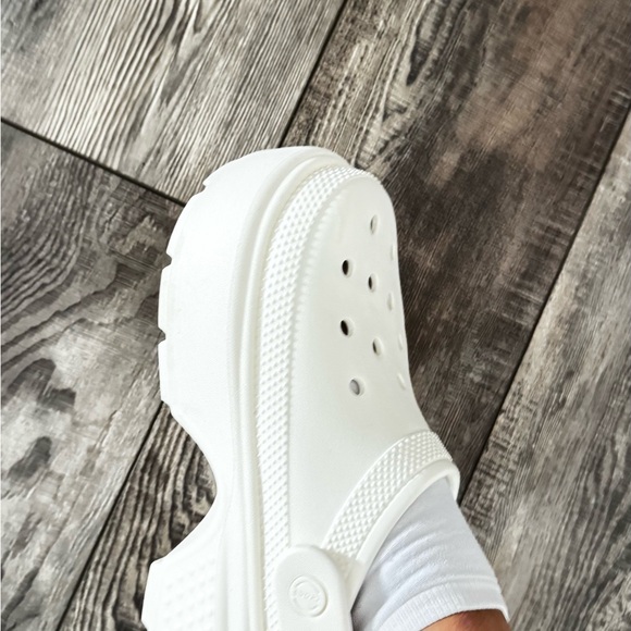 CROCS Women's Cream Mules - Picture 2 of 5